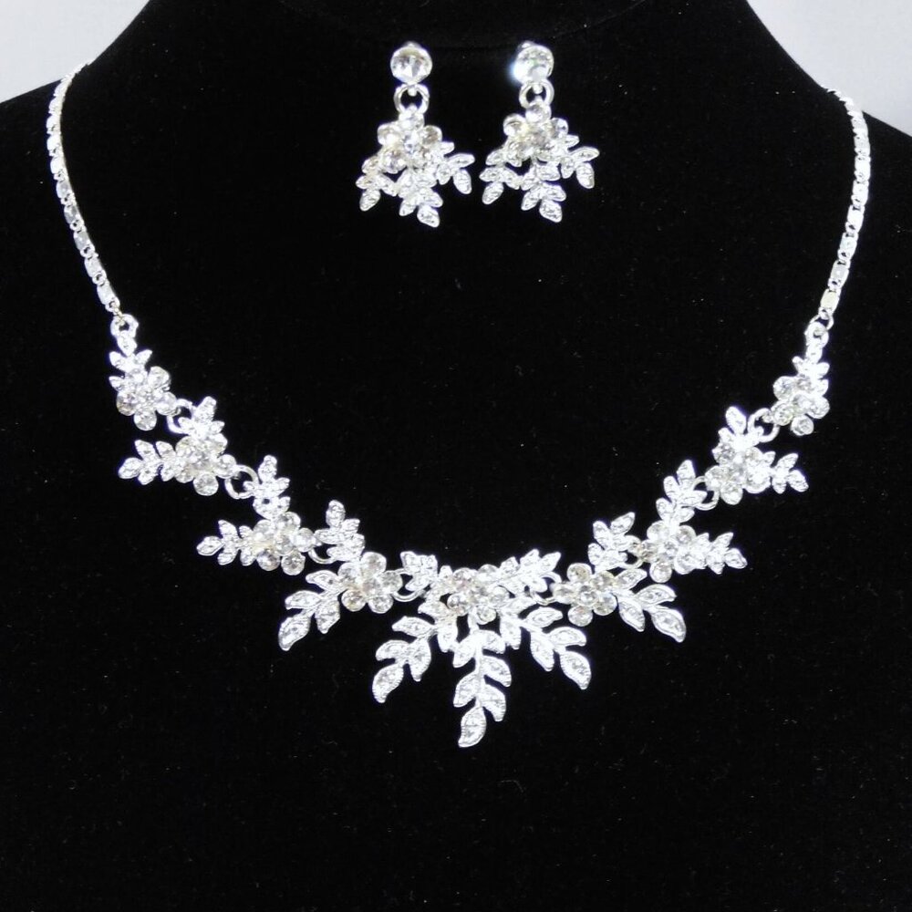 Silver Wedding Set Crystal Necklace and Earrings Bridal Wedding Set